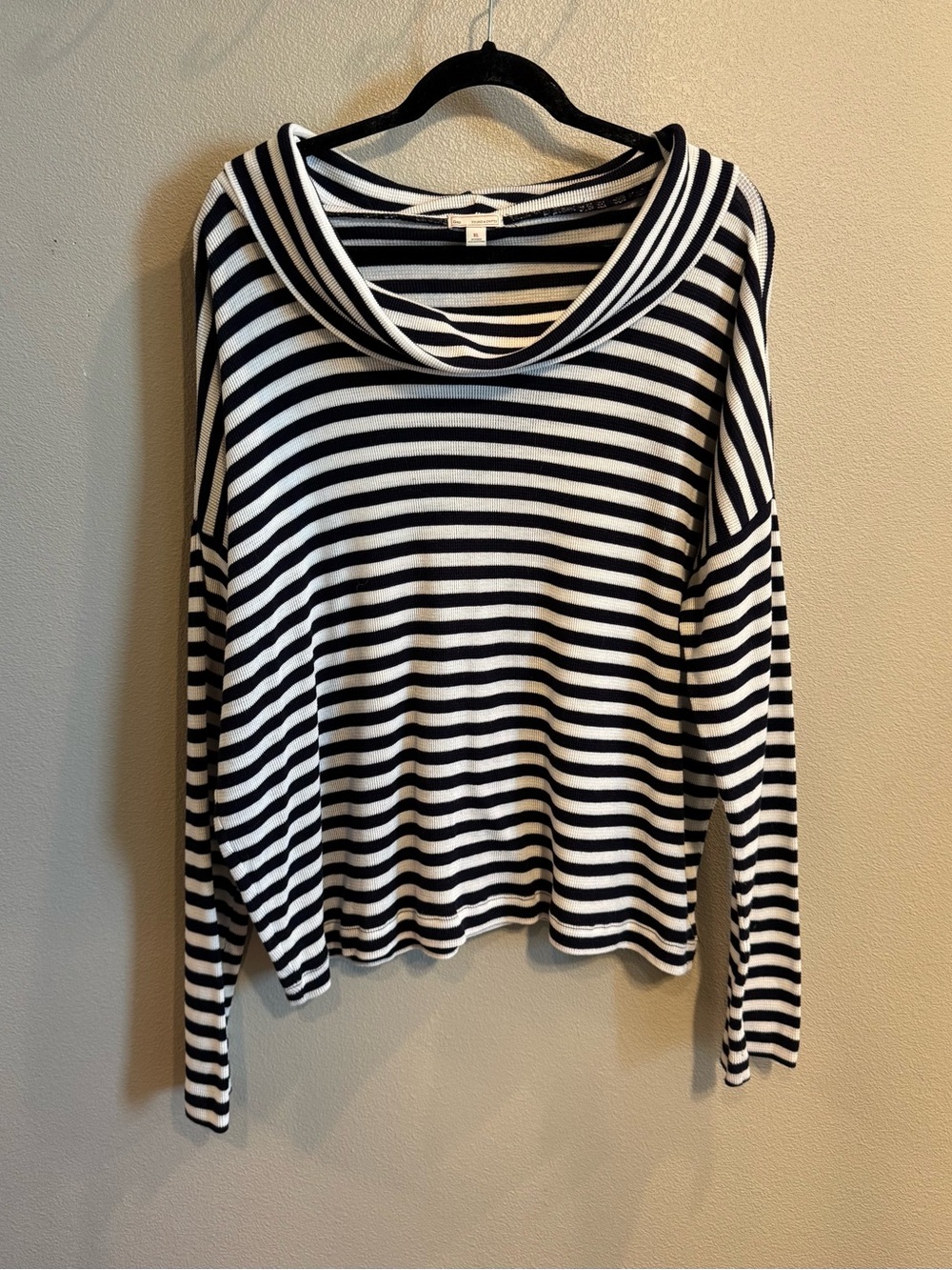 GAP 2013 Navy & White Striped Boatneck Top